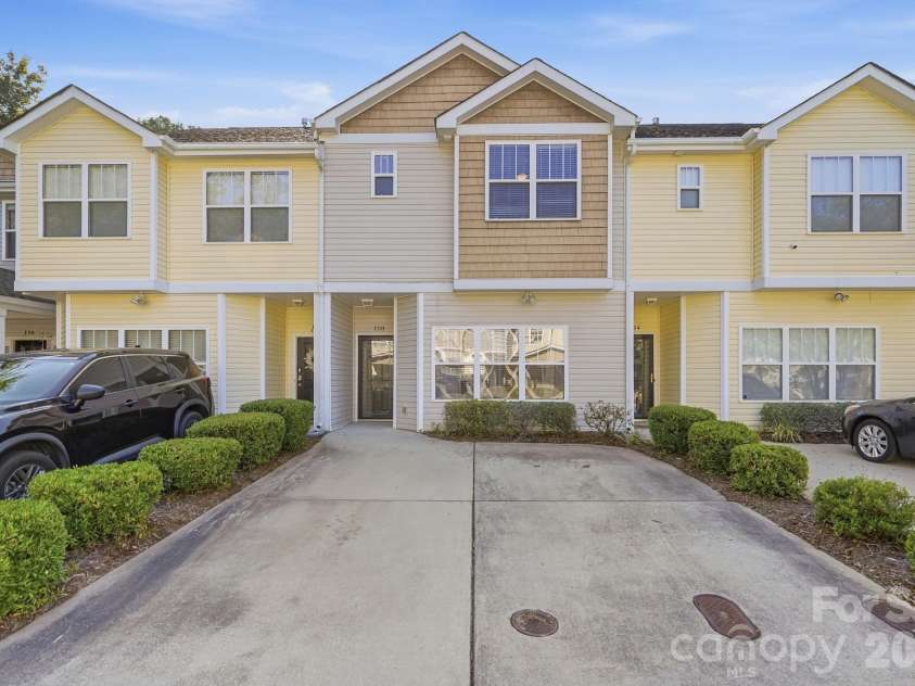108 St Vincent Place, Mount Holly, NC 28120.  MLS# CAR4425814, YatesRealty ID 51812. This is the one!