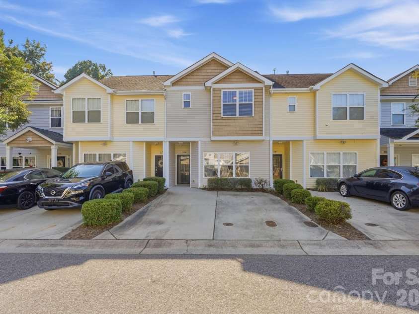 108 St Vincent Place, Mount Holly, NC 28120.  MLS# CAR4425814, YatesRealty ID 51812. Welcome Home