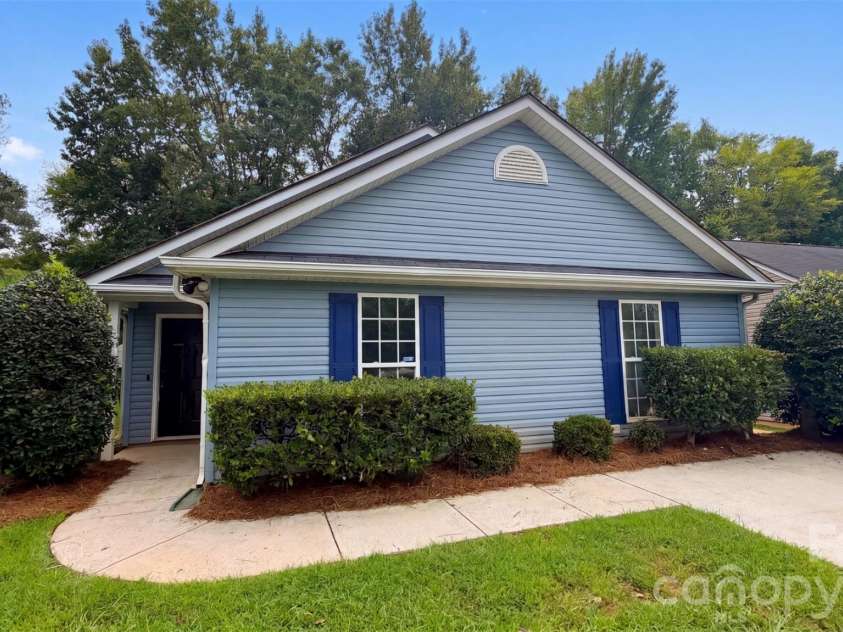 5006 Elizabeth Road, Charlotte, NC 28269.  MLS# CAR4426373, YatesRealty ID 51813. 