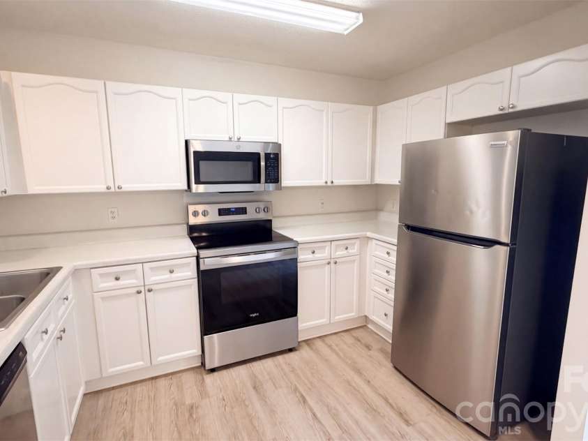 5006 Elizabeth Road, Charlotte, NC 28269.  MLS# CAR4426373, YatesRealty ID 51813. 