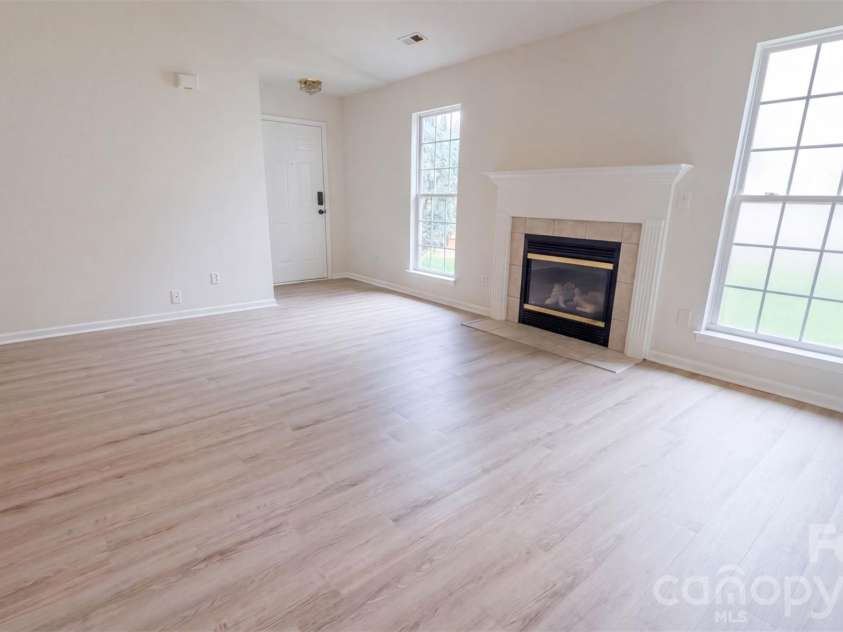 5006 Elizabeth Road, Charlotte, NC 28269.  MLS# CAR4426373, YatesRealty ID 51813. 