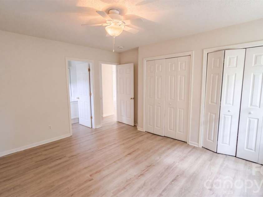 5006 Elizabeth Road, Charlotte, NC 28269.  MLS# CAR4426373, YatesRealty ID 51813. 