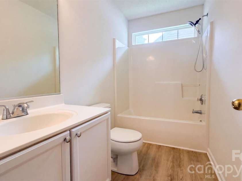 5006 Elizabeth Road, Charlotte, NC 28269.  MLS# CAR4426373, YatesRealty ID 51813. 