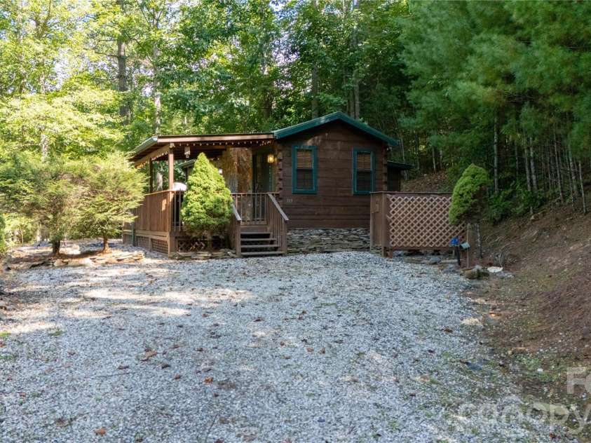 319 Dancing Leaf Lane, Bakersville, NC 28705.  MLS# CAR4424529, YatesRealty ID 51814. 