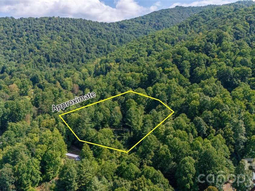 319 Dancing Leaf Lane, Bakersville, NC 28705.  MLS# CAR4424529, YatesRealty ID 51814. 