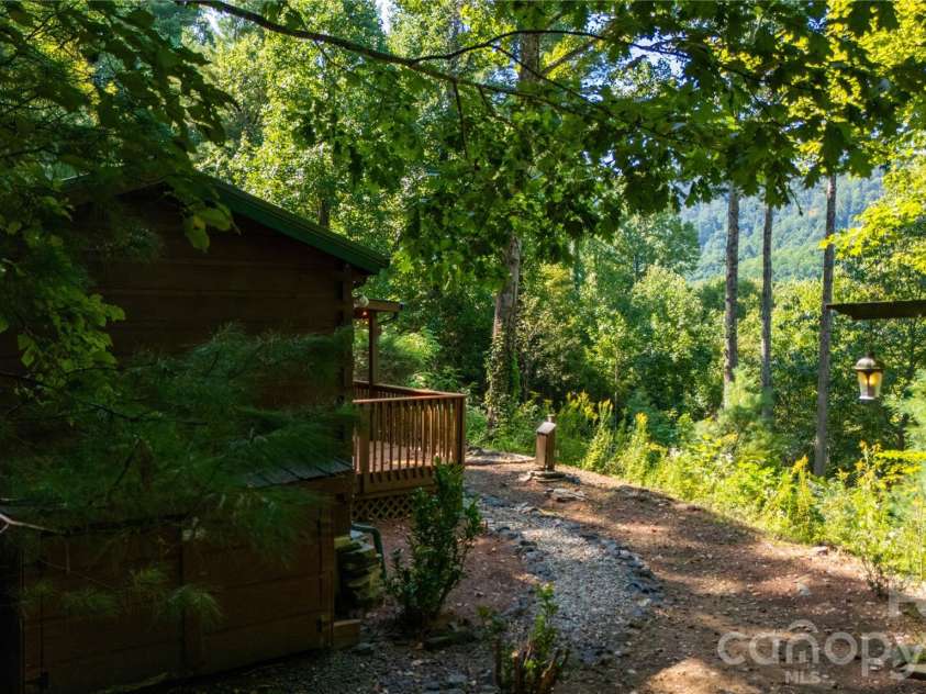 319 Dancing Leaf Lane, Bakersville, NC 28705.  MLS# CAR4424529, YatesRealty ID 51814. 