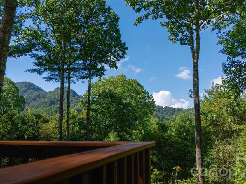 319 Dancing Leaf Lane, Bakersville, NC 28705.  MLS# CAR4424529, YatesRealty ID 51814. 
