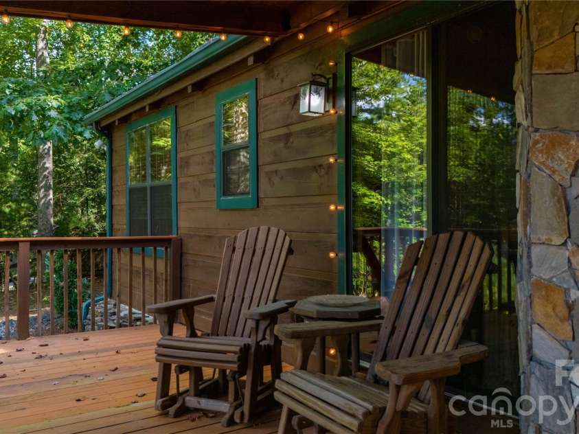 319 Dancing Leaf Lane, Bakersville, NC 28705.  MLS# CAR4424529, YatesRealty ID 51814. 