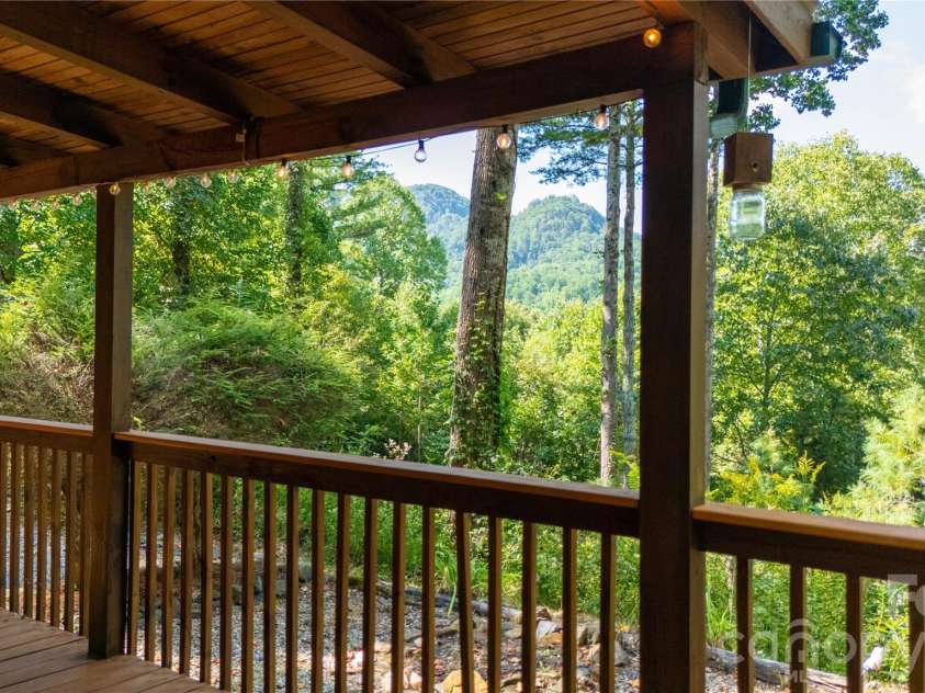 319 Dancing Leaf Lane, Bakersville, NC 28705.  MLS# CAR4424529, YatesRealty ID 51814. 