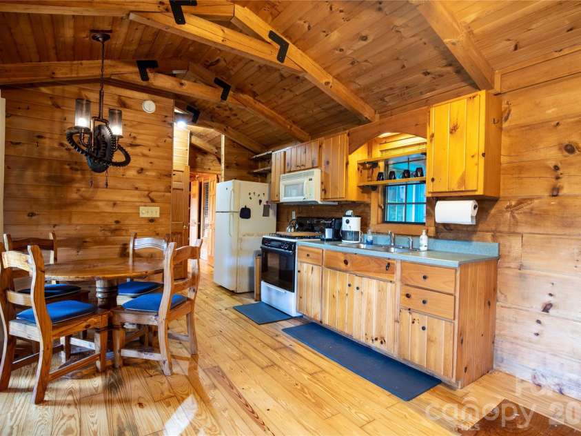 319 Dancing Leaf Lane, Bakersville, NC 28705.  MLS# CAR4424529, YatesRealty ID 51814. 