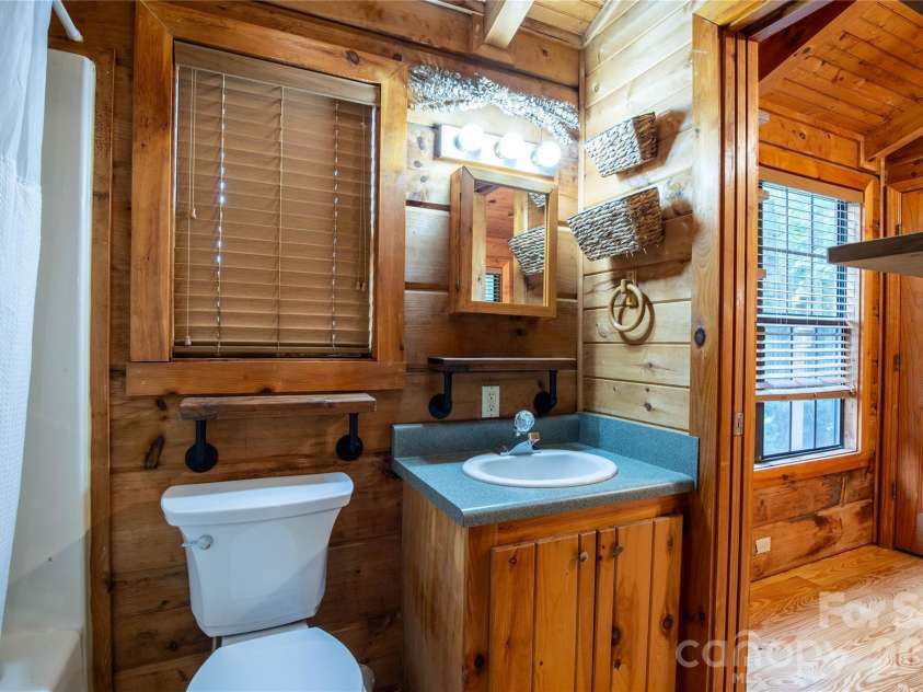 319 Dancing Leaf Lane, Bakersville, NC 28705.  MLS# CAR4424529, YatesRealty ID 51814. 