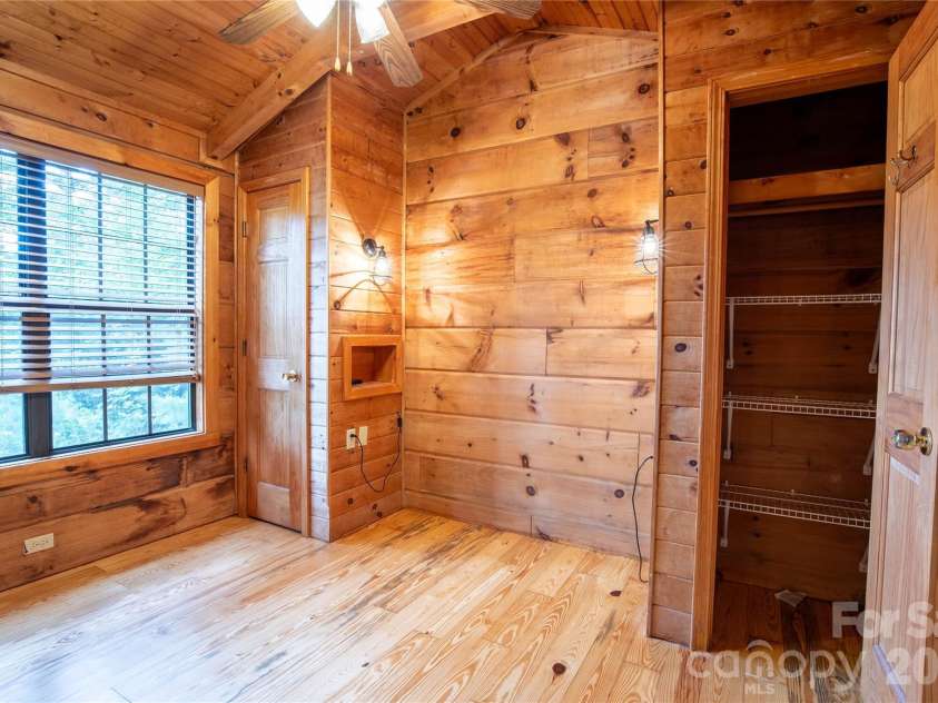 319 Dancing Leaf Lane, Bakersville, NC 28705.  MLS# CAR4424529, YatesRealty ID 51814. 