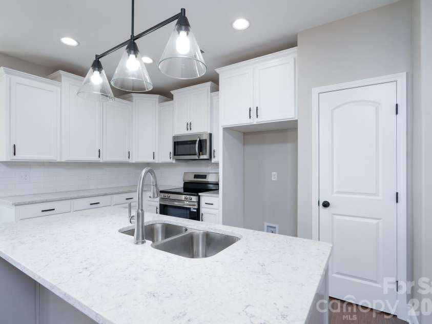 1177 Stonegate Drive, Salisbury, NC 28147.  MLS# CAR4426364, YatesRealty ID 51815. 