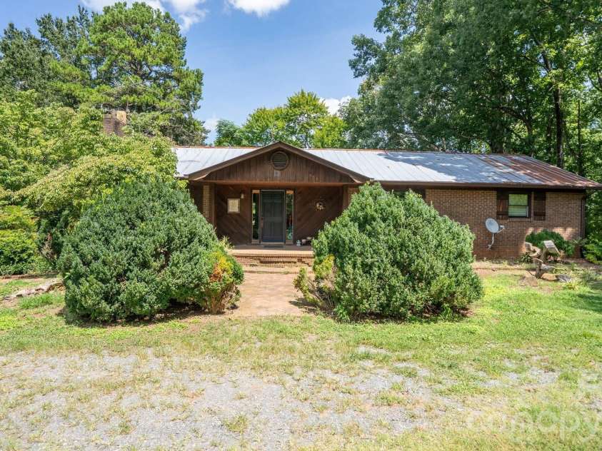 1101 Sleepy Hollow Road, Midland, NC 28107.  MLS# CAR4425995, YatesRealty ID 51816. 