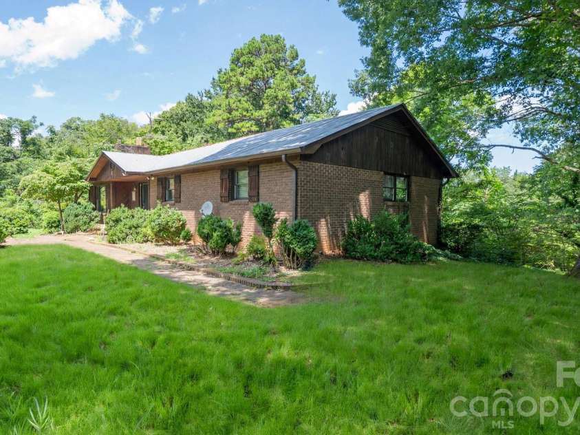 1101 Sleepy Hollow Road, Midland, NC 28107.  MLS# CAR4425995, YatesRealty ID 51816. 