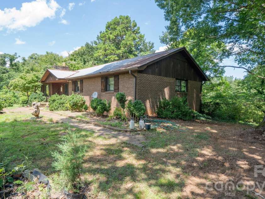 1101 Sleepy Hollow Road, Midland, NC 28107.  MLS# CAR4425995, YatesRealty ID 51816. 