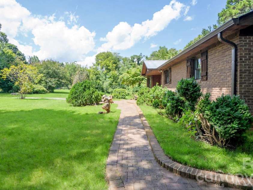 1101 Sleepy Hollow Road, Midland, NC 28107.  MLS# CAR4425995, YatesRealty ID 51816. 