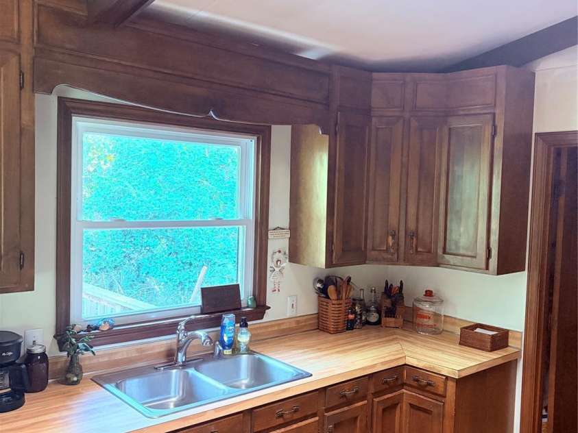 1101 Sleepy Hollow Road, Midland, NC 28107.  MLS# CAR4425995, YatesRealty ID 51816. 