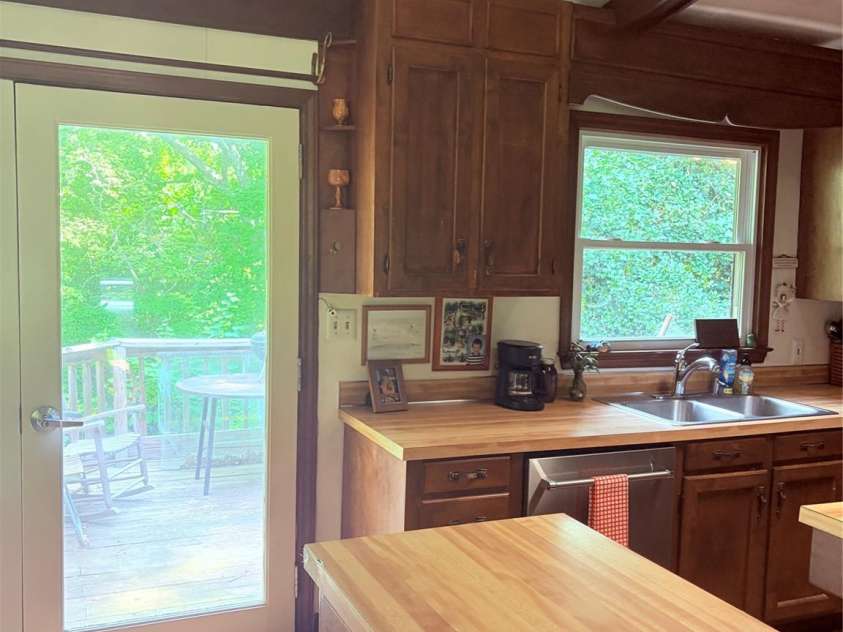 1101 Sleepy Hollow Road, Midland, NC 28107.  MLS# CAR4425995, YatesRealty ID 51816. 