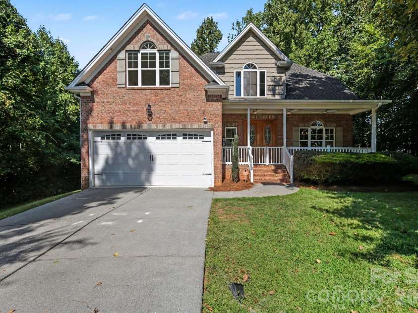 5116 Ivy Trace Court, Clemmons, NC 27012.  MLS# CAR4426274, YatesRealty ID 51818. 