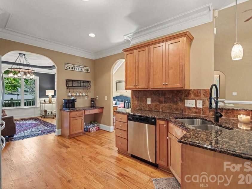 5116 Ivy Trace Court, Clemmons, NC 27012.  MLS# CAR4426274, YatesRealty ID 51818. 
