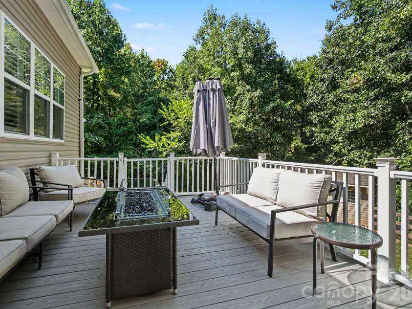 5116 Ivy Trace Court, Clemmons, NC 27012.  MLS# CAR4426274, YatesRealty ID 51818. 