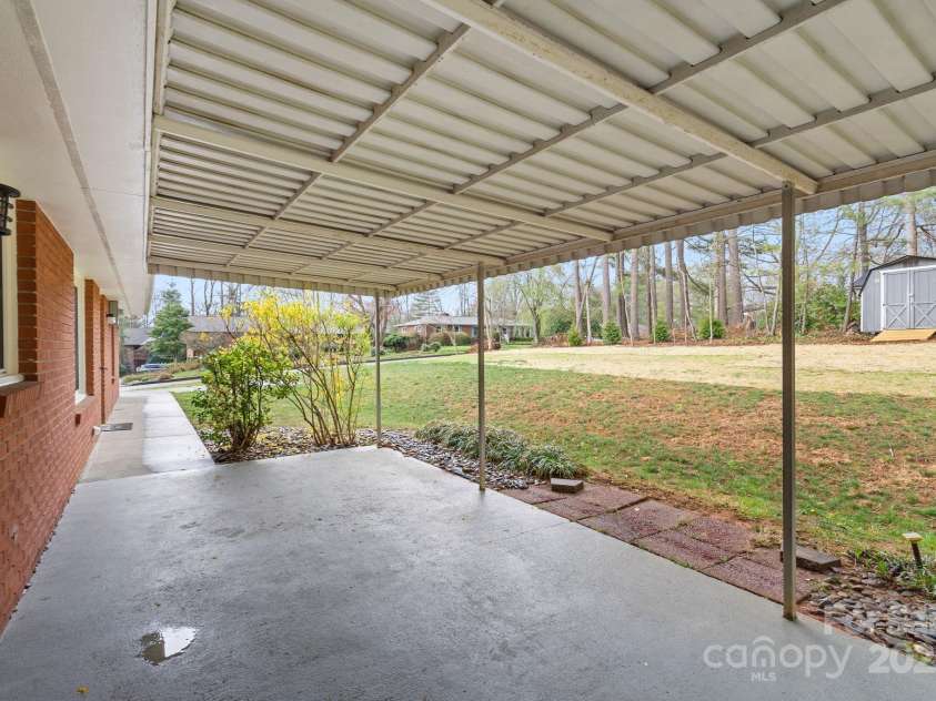 2 Fawn Drive, Asheville, NC 28803.  MLS# CAR4241539, YatesRealty ID 5182. 