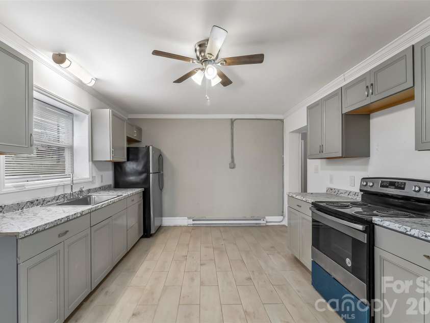 620 Linville Street, Morganton, NC 28655.  MLS# CAR4353670, YatesRealty ID 5182. 