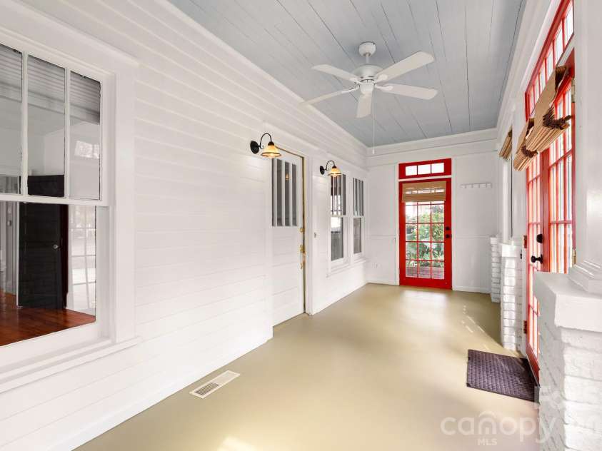 2334 7th Street, Charlotte, NC 28204.  MLS# CAR4426381, YatesRealty ID 51824. 