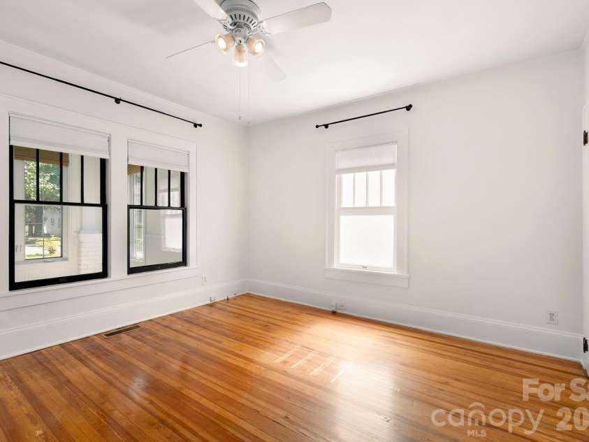 2334 7th Street, Charlotte, NC 28204.  MLS# CAR4426381, YatesRealty ID 51824. 