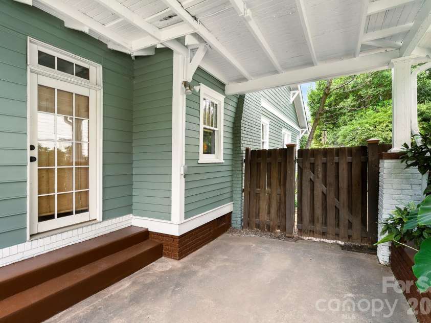 2334 7th Street, Charlotte, NC 28204.  MLS# CAR4426381, YatesRealty ID 51824. 