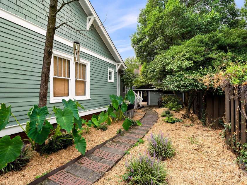 2334 7th Street, Charlotte, NC 28204.  MLS# CAR4426381, YatesRealty ID 51824. 