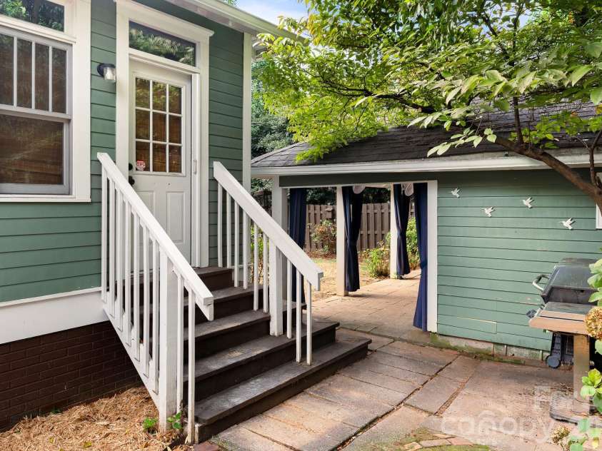 2334 7th Street, Charlotte, NC 28204.  MLS# CAR4426381, YatesRealty ID 51824. 