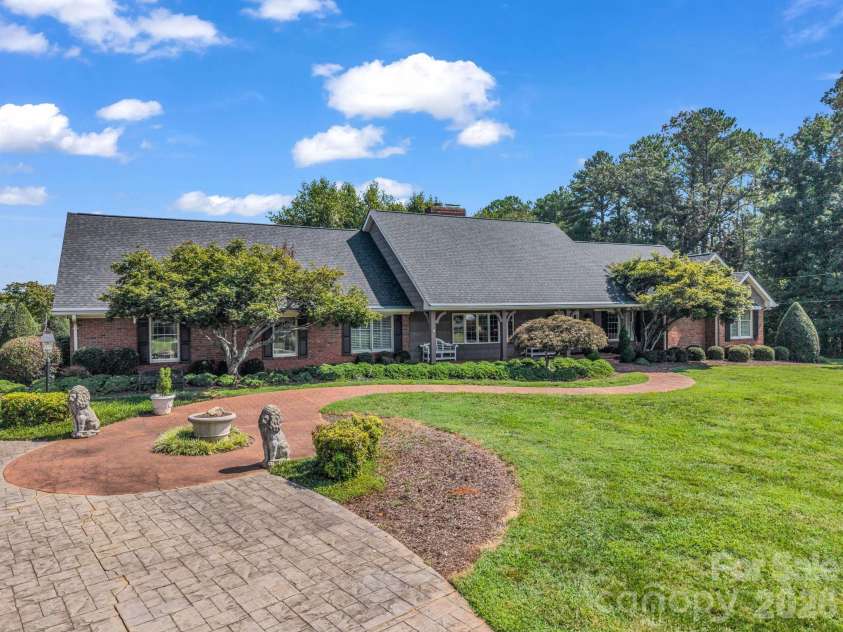 164 Brookfield Drive, Forest City, NC 28043.  MLS# CAR4425556, YatesRealty ID 51825. 