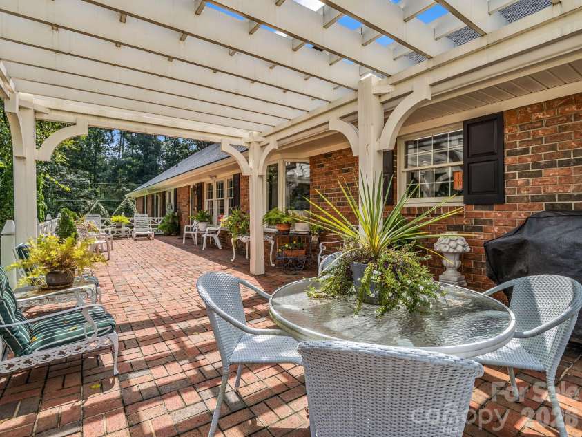 164 Brookfield Drive, Forest City, NC 28043.  MLS# CAR4425556, YatesRealty ID 51825. 