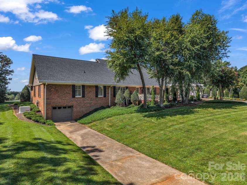 164 Brookfield Drive, Forest City, NC 28043.  MLS# CAR4425556, YatesRealty ID 51825. Basement garage