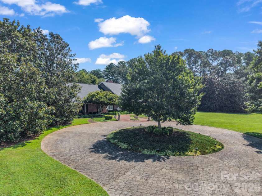 164 Brookfield Drive, Forest City, NC 28043.  MLS# CAR4425556, YatesRealty ID 51825. Circular driveway in front