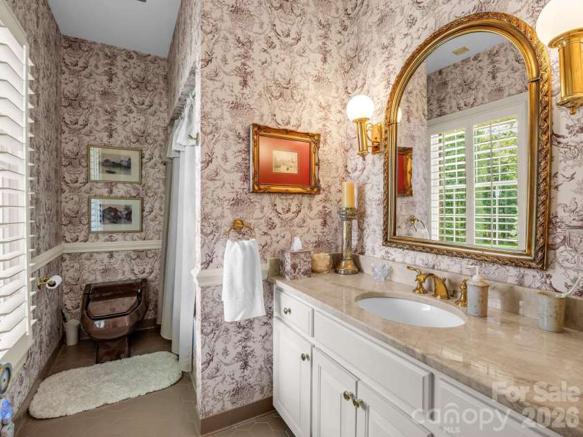 164 Brookfield Drive, Forest City, NC 28043.  MLS# CAR4425556, YatesRealty ID 51825. Full bathroom