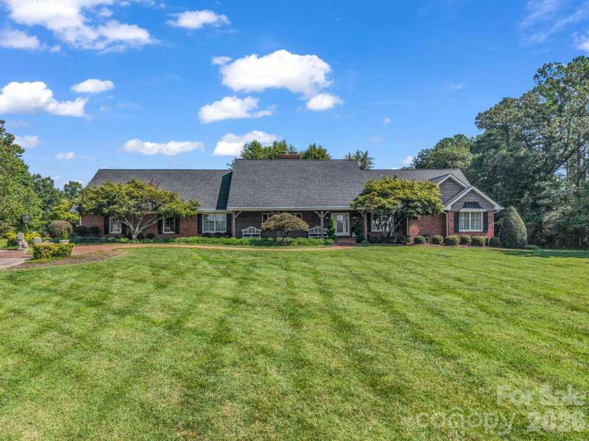 164 Brookfield Drive, Forest City, NC 28043.  MLS# CAR4425556, YatesRealty ID 51825. Welcome home!