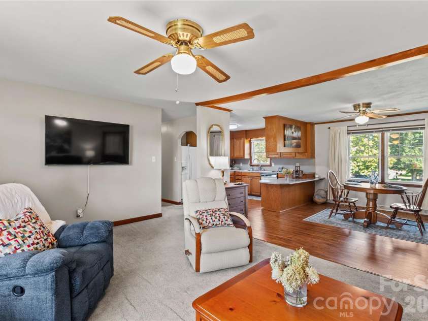 306 Greenbriar Road, Statesville, NC 28625.  MLS# CAR4418906, YatesRealty ID 51831. 