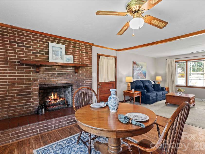 306 Greenbriar Road, Statesville, NC 28625.  MLS# CAR4418906, YatesRealty ID 51831. 