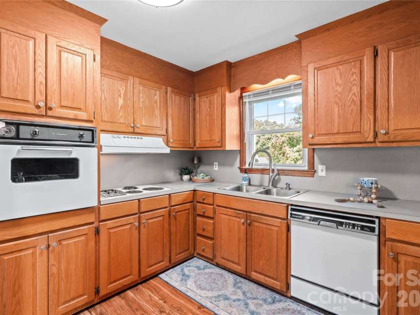 306 Greenbriar Road, Statesville, NC 28625.  MLS# CAR4418906, YatesRealty ID 51831. 