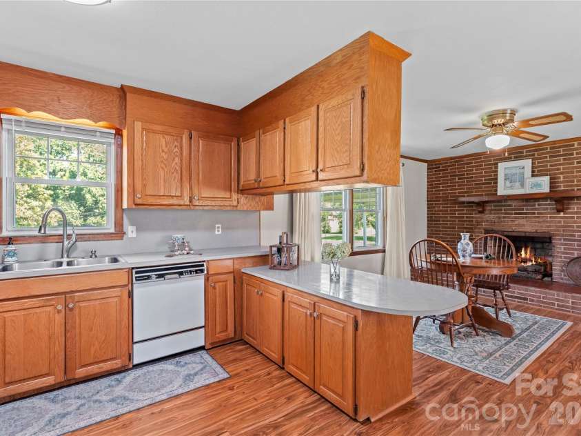 306 Greenbriar Road, Statesville, NC 28625.  MLS# CAR4418906, YatesRealty ID 51831. 