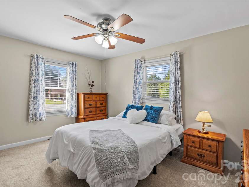 306 Greenbriar Road, Statesville, NC 28625.  MLS# CAR4418906, YatesRealty ID 51831. 