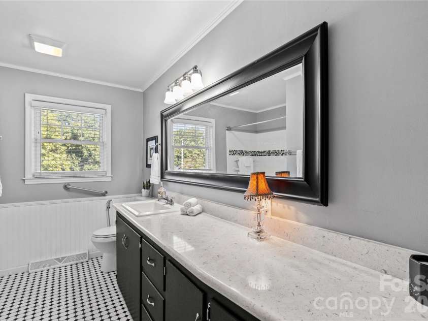 306 Greenbriar Road, Statesville, NC 28625.  MLS# CAR4418906, YatesRealty ID 51831. 