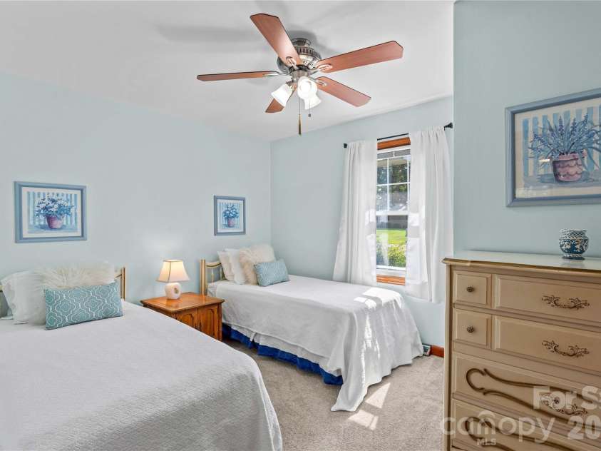 306 Greenbriar Road, Statesville, NC 28625.  MLS# CAR4418906, YatesRealty ID 51831. 