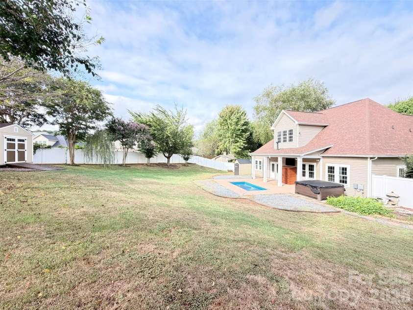 15203 Gathering Court, Charlotte, NC 28278.  MLS# CAR4426404, YatesRealty ID 51833. 