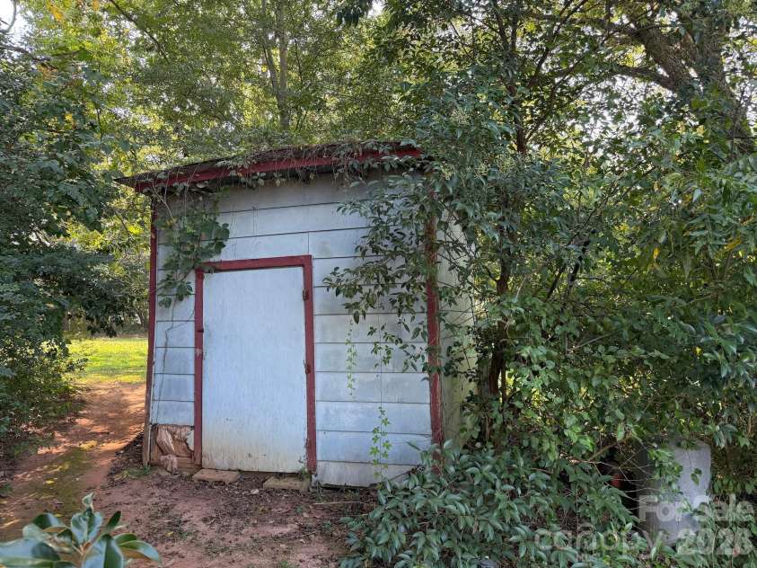 111 Country Meadows Lane, Forest City, NC 28043.  MLS# CAR4425608, YatesRealty ID 51837. 