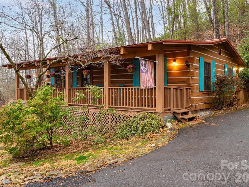 16 Rocky Glen Trail, Black Mountain, NC 28711.  MLS# CAR4328828, YatesRealty ID 5184. 