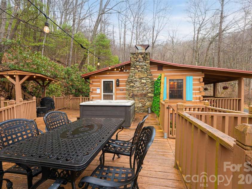 16 Rocky Glen Trail, Black Mountain, NC 28711.  MLS# CAR4328828, YatesRealty ID 5184. 